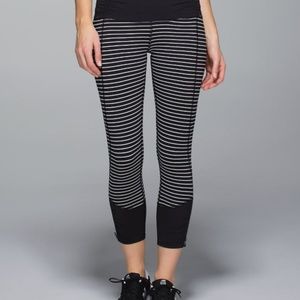 Lululemon Cropped Leggings Size 6 - NEW